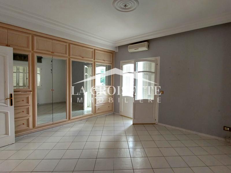 Villa S+4 à Gammarth